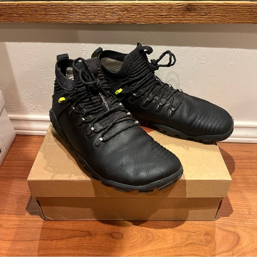 Vivobarefoot Magna Forest ESC Mens size 11